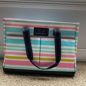 Scout ~ zip top tote with pockets